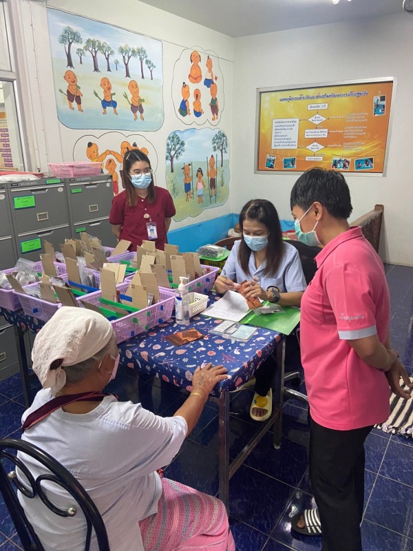 24 ก.ย.67 รพ.สต.บ้านสันป่าไร่ จ่ายยาผู้ป่วยโรคความดันโลหิตสูง กลุ่ม 3 จำนวน 48 ราย พร้อมทบทวนความเข้าใจเรื่องการทานยาและนับจำนวนยา ก่อนผู้ป่วยกลับบ้าน