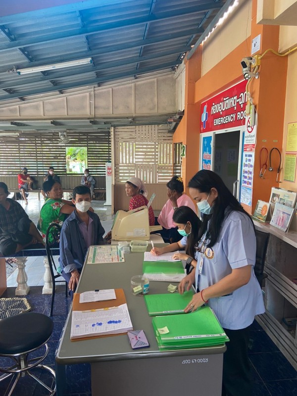 24 ก.ย.67 รพ.สต.บ้านสันป่าไร่ จ่ายยาผู้ป่วยโรคความดันโลหิตสูง กลุ่ม 3 จำนวน 48 ราย พร้อมทบทวนความเข้าใจเรื่องการทานยาและนับจำนวนยา ก่อนผู้ป่วยกลับบ้าน