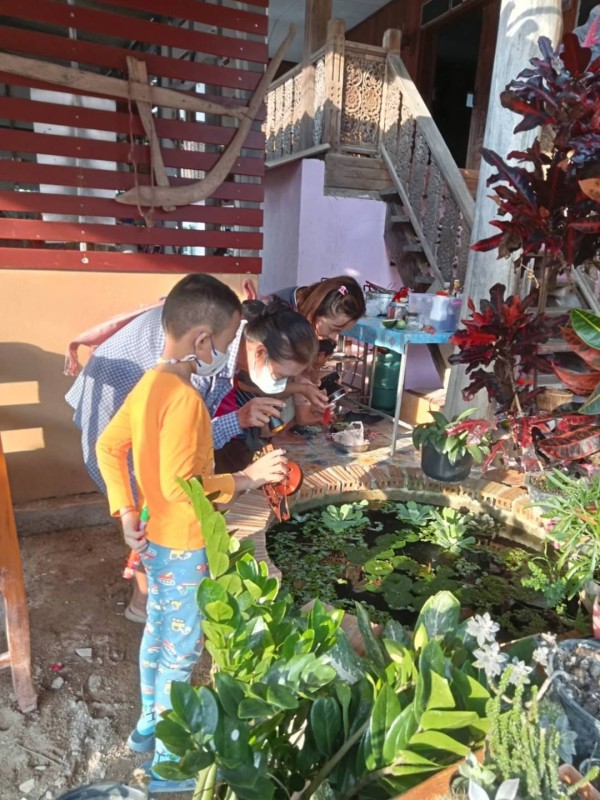 9 ต.ค.67 อาสาสมัครสาธารณสุข หมู่ที่ 2 บ้านตีนธาตุ หมู่ที่ 3 บ้านป่าไร่เหนือและหมู่ที่ 5 บ้านสันป่าไร่ รณรงค์สำรวจและทำลายแหล่งเพาะพันธ์ลูกน้ำยุงลาย รอบแรกเดือนตุลาคม 67