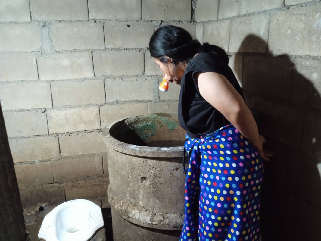 9 ต.ค.67 อาสาสมัครสาธารณสุข หมู่ที่ 2 บ้านตีนธาตุ หมู่ที่ 3 บ้านป่าไร่เหนือและหมู่ที่ 5 บ้านสันป่าไร่ รณรงค์สำรวจและทำลายแหล่งเพาะพันธ์ลูกน้ำยุงลาย รอบแรกเดือนตุลาคม 67