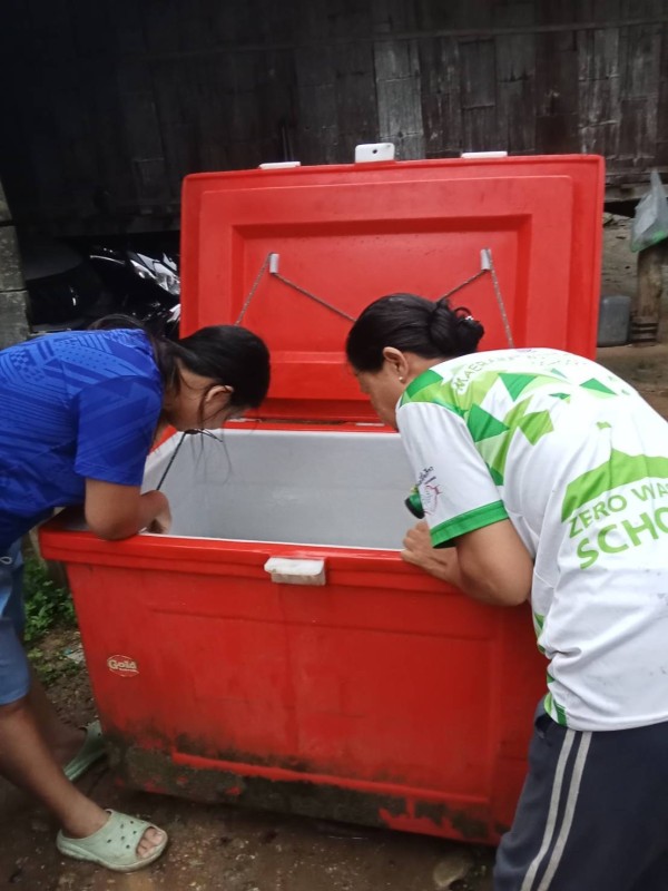 9 ต.ค.67 อาสาสมัครสาธารณสุข หมู่ที่ 2 บ้านตีนธาตุ หมู่ที่ 3 บ้านป่าไร่เหนือและหมู่ที่ 5 บ้านสันป่าไร่ รณรงค์สำรวจและทำลายแหล่งเพาะพันธ์ลูกน้ำยุงลาย รอบแรกเดือนตุลาคม 67