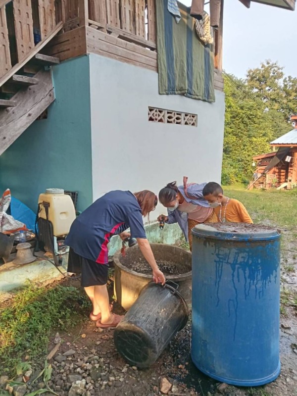 9 ต.ค.67 อาสาสมัครสาธารณสุข หมู่ที่ 2 บ้านตีนธาตุ หมู่ที่ 3 บ้านป่าไร่เหนือและหมู่ที่ 5 บ้านสันป่าไร่ รณรงค์สำรวจและทำลายแหล่งเพาะพันธ์ลูกน้ำยุงลาย รอบแรกเดือนตุลาคม 67