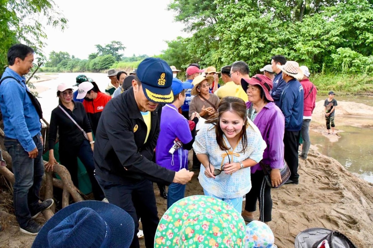 รองนายกองค์การบริหารส่วนจังหวัดตาก ลงพื้นที่ตรวจการทำงานของเครื่องจักรกลในพื้นที่ ต.ท้องฟ้า-ต.ทุ่งกระเชาะ