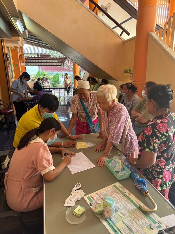 15 ต.ค.67 รพ.สต.บ้านสันป่าไร่ เจาะเลือด(screening lab)ผู้ป่วย NCD กลุ่ม 1 โรคเบาหวาน จำนวน 23 ราย พร้อมทั้งตรวจปัสสาวะ , ตรวจคลื่นไฟฟ้าหัวใจ(EKG) , ตรวจเท้า , วัดรอบเอว , ยืนยันตัวตน(Authen)