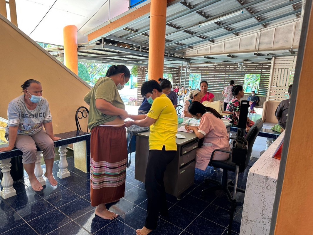 15 ต.ค.67 รพ.สต.บ้านสันป่าไร่ เจาะเลือด(screening lab)ผู้ป่วย NCD กลุ่ม 1 โรคเบาหวาน จำนวน 23 ราย พร้อมทั้งตรวจปัสสาวะ , ตรวจคลื่นไฟฟ้าหัวใจ(EKG) , ตรวจเท้า , วัดรอบเอว , ยืนยันตัวตน(Authen)