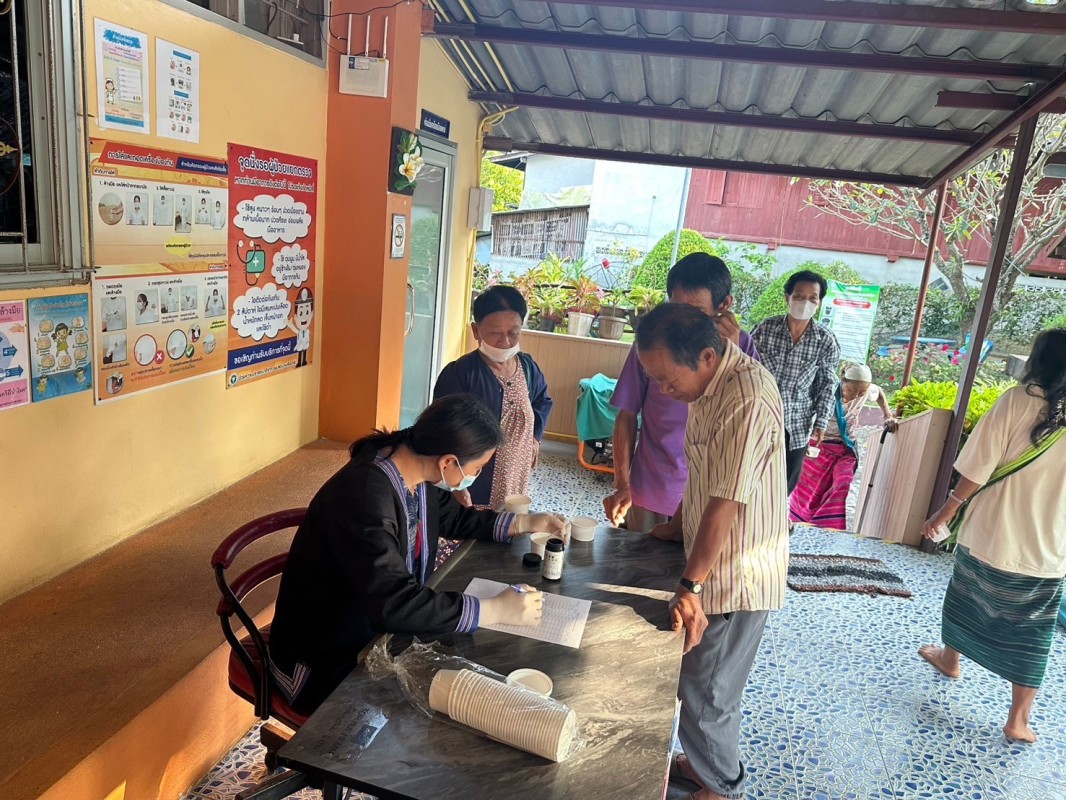 15 ต.ค.67 รพ.สต.บ้านสันป่าไร่ เจาะเลือด(screening lab)ผู้ป่วย NCD กลุ่ม 1 โรคเบาหวาน จำนวน 23 ราย พร้อมทั้งตรวจปัสสาวะ , ตรวจคลื่นไฟฟ้าหัวใจ(EKG) , ตรวจเท้า , วัดรอบเอว , ยืนยันตัวตน(Authen)