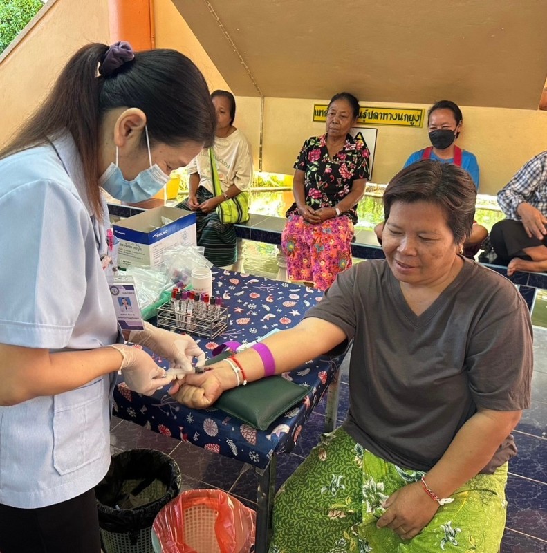 15 ต.ค.67 รพ.สต.บ้านสันป่าไร่ เจาะเลือด(screening lab)ผู้ป่วย NCD กลุ่ม 1 โรคเบาหวาน จำนวน 23 ราย พร้อมทั้งตรวจปัสสาวะ , ตรวจคลื่นไฟฟ้าหัวใจ(EKG) , ตรวจเท้า , วัดรอบเอว , ยืนยันตัวตน(Authen)