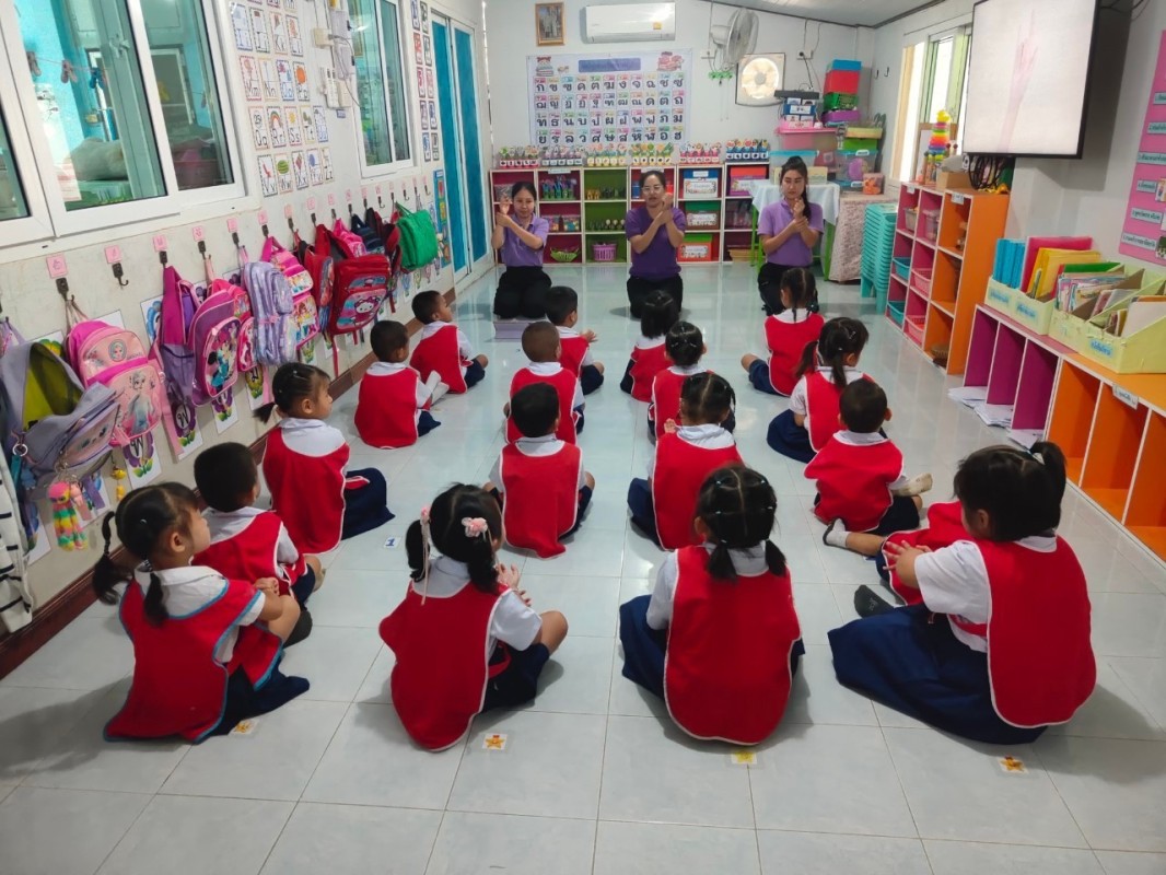 15 ต.ค.67 รพ.สต.บ้านสันป่าไร่ร่วมกับอาสาสมัครสาธารณสุขหมู่ที่2,3และ5 และศูนย์เด็กเล็กบ้านป่าไร่เหนือรณรงค์ให้ความรู้เกี่ยวกับการล้างมือ 7 ขั้นตอน เนื่องในวันล้างมือโลก