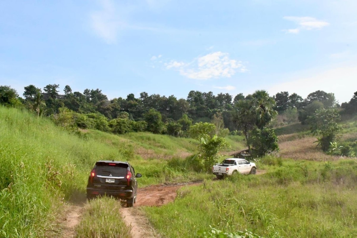 รองนายกองค์การบริหารส่วนจังหวัดตาก ลงพื้นที่ตรวจการทำงานของเครื่องจักรกลหนัก ในพื้นที่ตำบลพบพระ อำเภอพบพระ จังหวัดตาก 