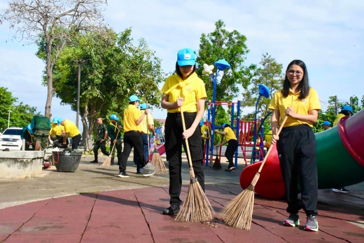 รองปลัดองค์การบริหารส่วนจังหวัดตาก เข้าร่วมกิจกรรมจิตอาสาพัฒนา เนื่องในวันปิยมหาราช 23 ตุลาคม 2567 ณ บริเวณริมแม่น้ำปิง