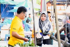 ฝ่ายประชาสัมพันธ์ อบจ.ตาก ลงพื้นที่จัดกิจกรรมประชาสัมพันธ์รณรงค์การเลือกตั้งนายกองค์การบริหารส่วนจังหวัดตาก ในบริเวณตลาดสดเทศบาล 1 (ตลาดคุณนาย)