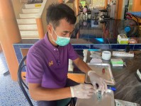 22 พ.ย. 67 นายอดิศร เทียนพานิช ผอ.รพ.สต.บ้านสันป่าไร่ ร่วมกับนายกันตพงศ์ ฉลากมงคล ผู้ช่วยเจ้าหน้าที่สาธารณสุขและน.ส.วาสนา กึกก้องโลกา พยาบาลวิชาชีพปฎิบัติการ ตรวจอุจจาระเพื่อค้นหาไข่พยาธิในโครงการตรวจหาหนอนพยาธิในเด็กนักเรียนโรงเรียนพระราชดำริโรงเรียนบ้าน