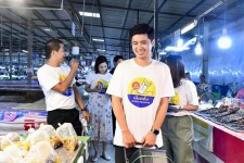 ฝ่ายประชาสัมพันธ์ อบจ.ตาก ลุยตลาดนาโบสถ์!!!