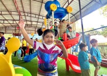 อบจ.ตาก มอบสื่อการเรียนการสอน (เครื่องเล่นสนาม) ให้กับโรงเรียนอนุบาลตำบลแม่ภาษา อำเภอแม่สอด จังหวัดตาก