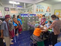 24 ธ.ค.67 รพ.สต.บ้านสันป่าไร่ จ่ายยาผู้ป่วยโรคความดันโลหิตสูง กลุ่มที่ 3 แจ้งผลการตรวจเลือดประจำปี , ผลการตรวจคลื่นไฟฟ้าหัวใจ(EKG) , ตรวจสุขภาพช่องปาก, ทบทวนความเข้าใจการทานยาและนับจำนวนก่อนผู้ป่วยกลับบ้าน