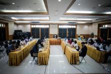 นายกองค์การบริหารส่วนจังหวัดตาก พร้อมทั้งคณะผู้บริหารและเจ้าหน้าที่ที่เกี่ยวข้อง ประชุมหารือแนวทางการผลักดันงบประมาณปี 2566