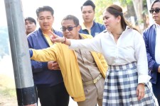 นายก อบจ.ตาก ลงพื้นที่สำรวจและซ่อมเเซมเสาไฟฟ้าส่องสว่างที่ได้รับเเจ้งปัญหา