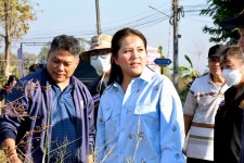 นายก อบจ.ตาก ลงพื้นที่สำรวจไฟฟ้า ในพื้นที่ ต.ท่าสายลวด อ.แม่สอด จ.ตาก