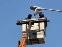 สำนักช่าง อบจ.ตาก เข้าซ่อมแซมระบบไฟฟ้าส่องสว่าง