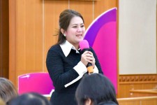 นายก อบจ.ตาก กล่าวต้อนรับและพบปะพูดคุยกับผู้เข้ารับการอบรมและส่งเสริมกิจกรรมอาสาสมัครท้องถิ่นรักษ์โลก (อถล.)