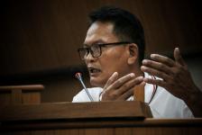 นายก อบจ.ตาก และ ผอ.อุทยานธรณีไม้กลายเป็นหินตาก นำเสนอข้อมูลกับคณะวิจัย เพื่อยกระดับการจัดการท่องเที่ยว