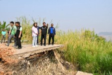 นายก อบจ.ตาก ลงพื้นที่ตรวจการทำงานของเครื่องจักรกลหนัก ในพื้นที่ ต.ช่องแคบ อ.พบพระ จ.ตาก