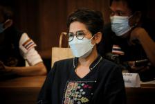 นายก อบจ.ตาก และ ผอ.อุทยานธรณีไม้กลายเป็นหินตาก นำเสนอข้อมูลกับคณะวิจัย เพื่อยกระดับการจัดการท่องเที่ยว