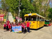 รถไฟนำเที่ยว อบจ.ตาก ออกบริการนำเที่ยวให้กับคณะครูและนักเรียนโรงเรียนบ้านท่าไม้แดง