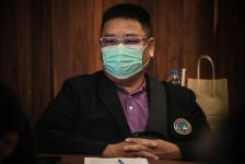 นายก อบจ.ตาก และ ผอ.อุทยานธรณีไม้กลายเป็นหินตาก นำเสนอข้อมูลกับคณะวิจัย เพื่อยกระดับการจัดการท่องเที่ยว