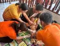 13 มี.ค.68 รพ.สต.บ้านสันป่าไร่ ออกหน่วยให้บริการฉีดวัคซีนเด็ก อายุ 2 เดือน ถึง 4 ปี เขต สสช.ห้วยกระทิง(หมู่ 6 ต.พระธาตุ) จำนวน 12 คน และเจาะเลือดตรวจ Hct , จ่ายยา para syr และ ferrous syr