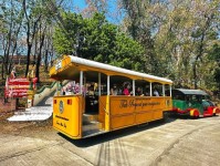 รถไฟนำเที่ยว อบจ.ตาก ออกบริการนำเที่ยวให้กับคณะครูและนักเรียนโรงเรียนเทศบาล 1 กิตติขจร