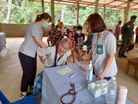 8 พฤษภาคม 2568 นายกันตพงศ์ ฉลากมงคล ผู้ช่วยเจ้าหน้าที่สาธารณสุข สสช.บ้านห้วยกระทิง ร่วมกับโรงพยาบาลแม่ระมาด นำโดย พญ.นันทวรรณ นันทหาร ออกหน่วยแพทย์เคลื่อนที่ พอ.สว. ที่ ม.7 บ้านพะนิกรี มีผู้มารับบริการตรวจรักษาโรคทั่วไป จำนวน 84 คน