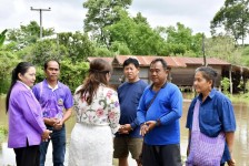 นายกจอย ลงพื้นที่ตรวจสอบสถานการณ์น้ำท่วม หมู่ 11 ต.โป่งแดง อ.เมือง จ.ตาก