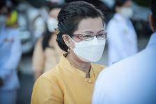 นายก อบจ.ตาก ร่วมพิธีวางพานพุ่มและพิธีถวายบังคม เนื่องในวันคล้ายวันพระบรมราชสมภพ พระบาทสมเด็จพระบรมชนกาธิเบศร มหาภูมิพลอดุลยเดชมหาราช บรมนาถบพิตร วันชาติ และวันพ่อแห่งชาติ 5 ธันวาคม 2564