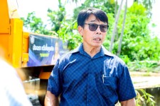 นายก.จอย นายก อบจ.ตาก ลงพื้นที่ตรวจการทำงานของเครื่องจักรบ้านวังหิน ตำบลวังหิน