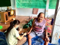 วันที่ 4 มิถุนายน  68 เจ้าหน้าที่โรงพยาบาลส่งเสริมสุขภาพตำบลบ้านสันป่าไร่ ร่วมกับเจ้าหน้าที่โรงพยาบาลแม่ระมาด ได้ลงพื้นที่เยี่ยมบ้านกลุ่ม Palliative Care จำนวน 2 คน ,ผู้ป่วยโรคมะเร็ง จำนวน 2 คน และผู้ป่วยข้อเข่าเสื่อม จำนวน 1 คน ให้คำแนะนำผู้ป่วยและญาติใน