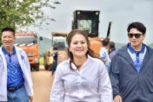 นายกจอย ลงพื้นที่ตรวจติดตามการทำงานของเครื่องจักรกลในพื้นที่ อ.แม่สอด จ.ตาก 