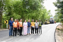 นายกจอย (นายก อบจ.ตาก) ลงพื้นที่ตรวจติดตามโครงการปรับปรุงถนน อ.แม่ระมาด จ.ตาก