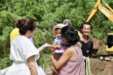  นายกจอย ลงพื้นที่ติดตามการทำงานของเครื่องจักรกลในพื้นที่ ต.วังหิน อ.เมือง จ.ตาก 