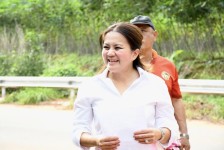 นายกจอย (นายก อบจ.ตาก) ลงพื้นที่ตรวจติดตั้งเครื่องหมายจราจรและอำนวยความปลอดภัย