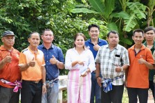 นายกจอย (นายก อบจ.ตาก) ลงพื้นที่ตรวจติดตั้งเครื่องหมายจราจรและอำนวยความปลอดภัย