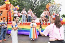 นายกจอย (นายก อบจ.ตาก) นำทีมอบจ. ตาก ร่วมงานแม่สอดไพรด์ 2025