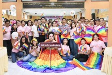 นายกจอย (นายก อบจ.ตาก) นำทีมอบจ. ตาก ร่วมงานแม่สอดไพรด์ 2025