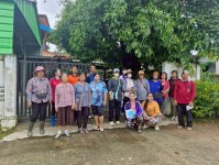 16 มิถุนายน 2568 รพ.สต.บ้านสันป่าไร่ร่วมกับอาสาสมัครสาธารณสุข หมู่ที่ 5 บ้านสันป่าไร่ ออกควบคุมโรคไข้เลือดออกรอบที่2 เคส น.ส.พิชชญา ติ๊บลังกา ตามมาตรการควบคุมโรค 0 3 7 ผลดำเนินงาน พบว่าบ้านผู้ป่วย ภาชนะทั้งหมด 5 ชิ้น ไม่พบลูกน้ำยุงลาย รอบบ้านผู้ป่วยรัศมี 