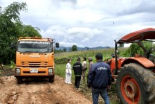 นายกจอย ลงพื้นที่ตรวจติดตามการทำงานของเครื่องจักรกลในพื้นที่ อ.พบพระ จ.ตาก 