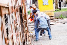 นายก อบจ.ตาก (นายกจอย)  ตรวจความเรียบร้อยในการรื้อถอนซุ้มเฉลิมพระเกียรติ