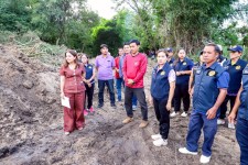 นายกจอย นายก อบจ.ตากสนับสนุนเครื่องจักรพร้อมน้ำมันเชื้อเพลิง ลงพื้นที่ช่วยเหลือพี่น้องประชาชน งบประมาณ 150,000 บาท