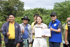 นายกจอย ลงพื้นที่ตรวจติดตามการทำงานของเครื่องจักรกลในพื้นที่ ต.แม่ระมาด อ.แม่ระมาด จ.ตาก 