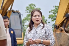  นายกจอย ลงพื้นที่ตรวจติดตามการทำงานของเครื่องจักรกลในพื้นที่ ต.ท่าสองยาง อ.ท่าสองยาง จ.ตาก 