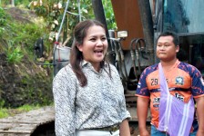 นายกจอย ลงพื้นที่ตรวจติดตามการทำงานของเครื่องจักรกลในพื้นที่ ต.แม่ต้าน อ.ท่าสองยาง จ.ตาก 